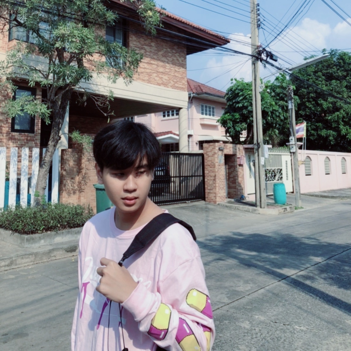 เฉียบกว่าเหลี่ยมในเพชร - Single by Mr.Taaw album cover