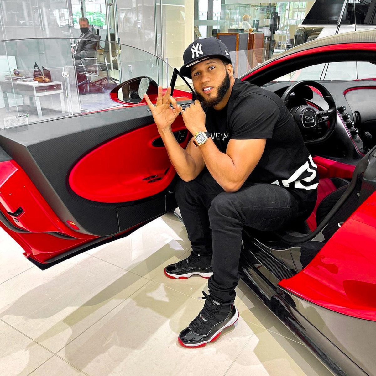 Me Compré Un Bugatti - Single by Coli Rabia la Crema album cover