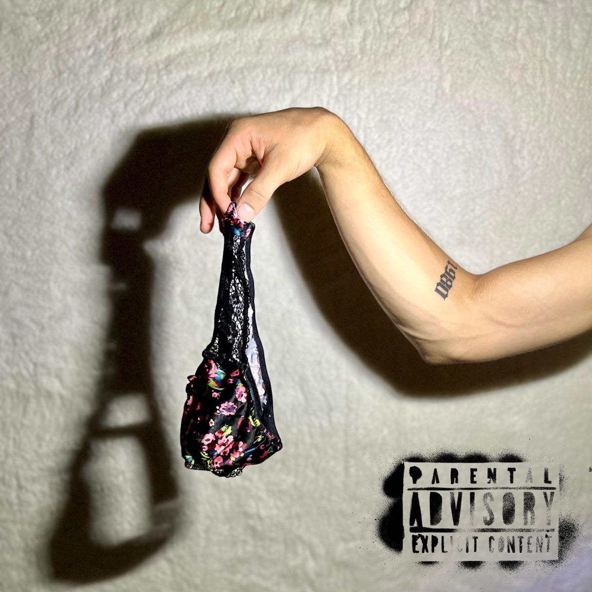 Quindi - Single by Chris J album cover