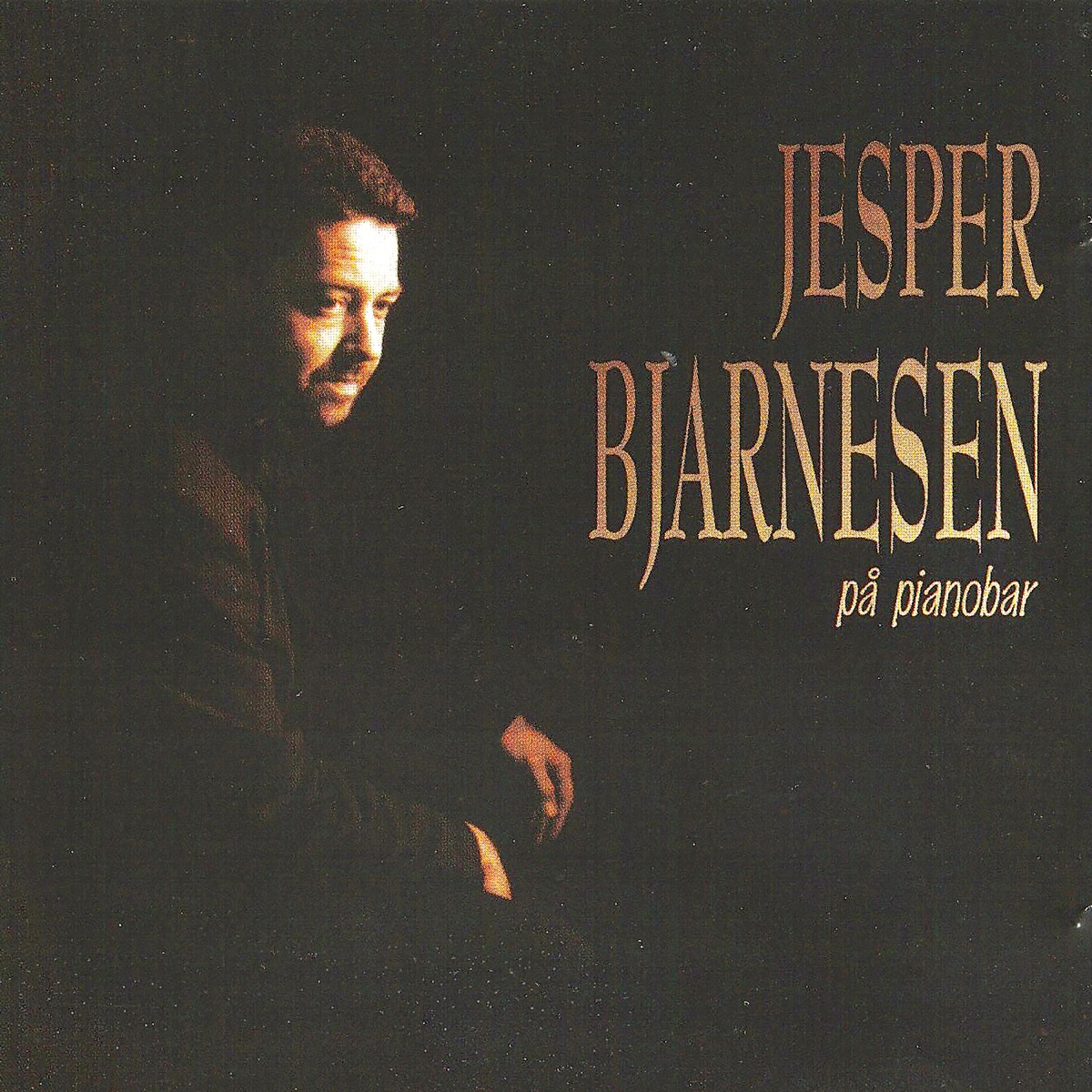 Jesper Bjarnesen På Pianobar by Jesper Bjarnesen album cover