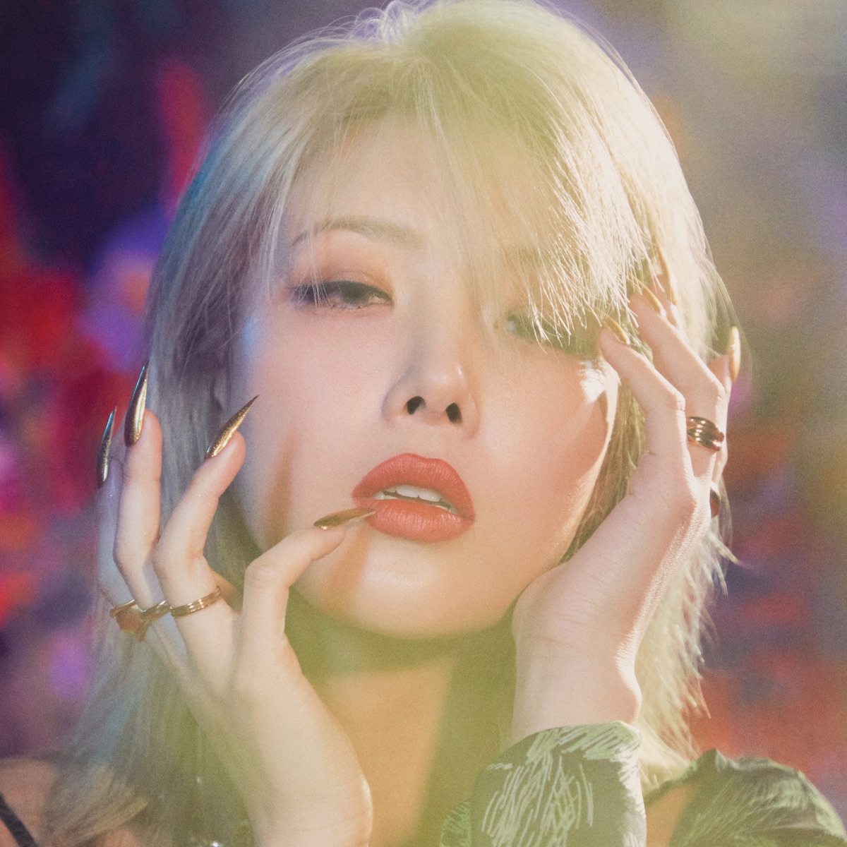 Perfume - Single by Yubin album cover