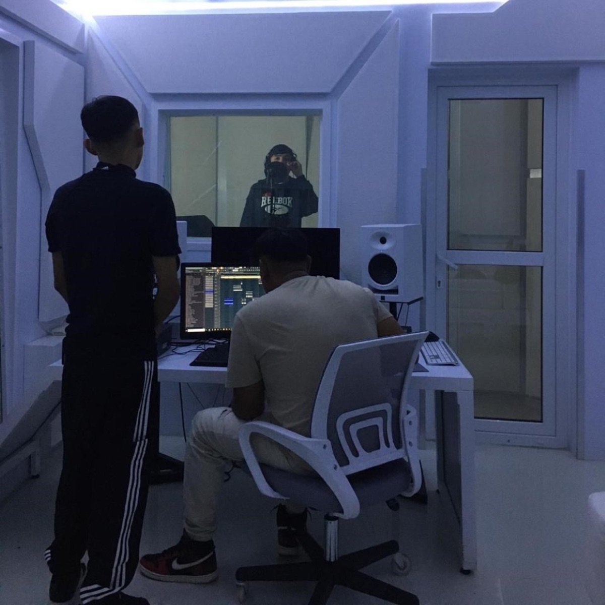 Éxitos (feat. 3N3V3 & Néstor Ze) - Single by Coello Shorty album cover
