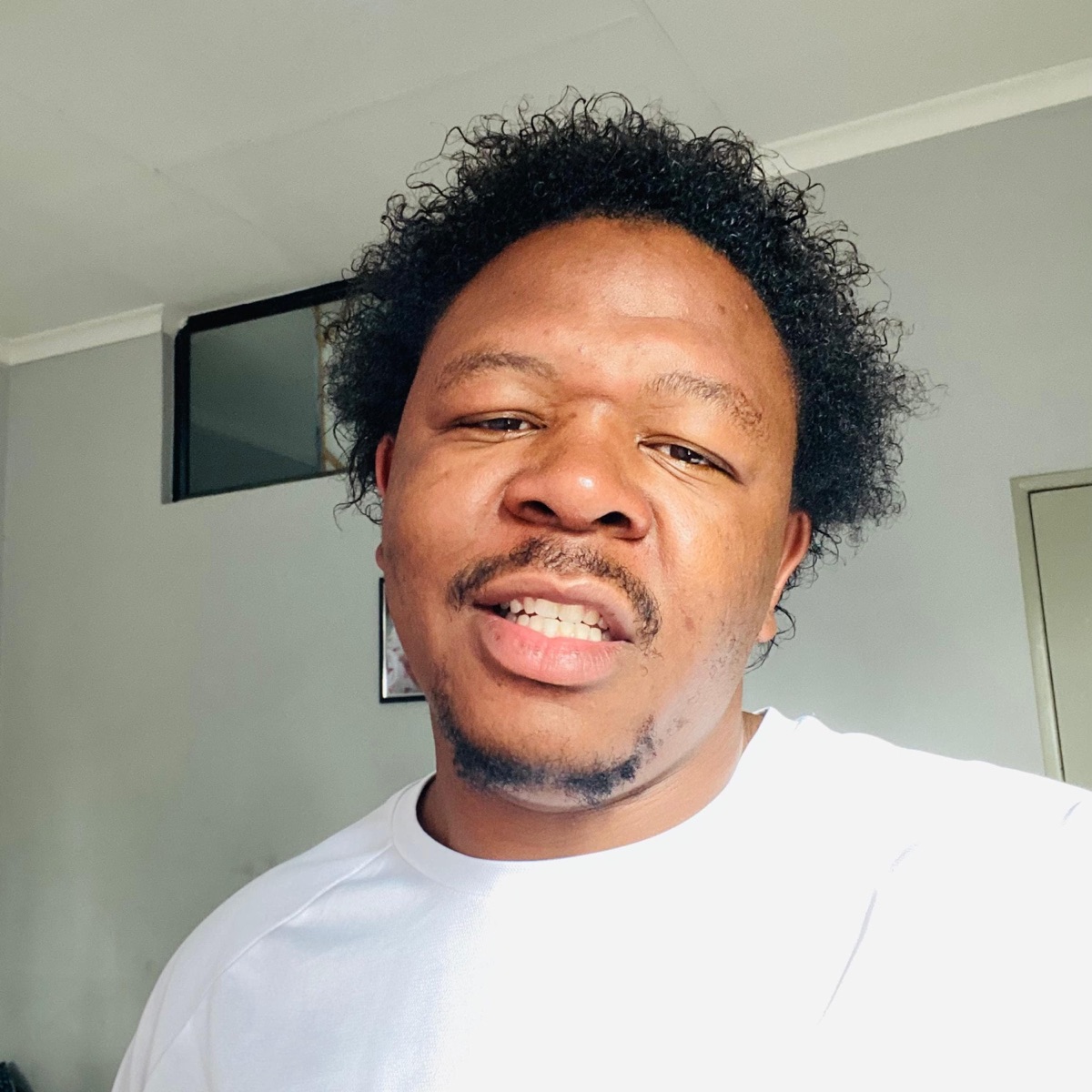 Sizophumelela (Remix) - Single by YelaniGB album cover