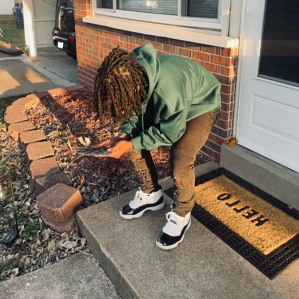 Solo Steppin (feat. JPG Tee) - Single by trustfndz album cover
