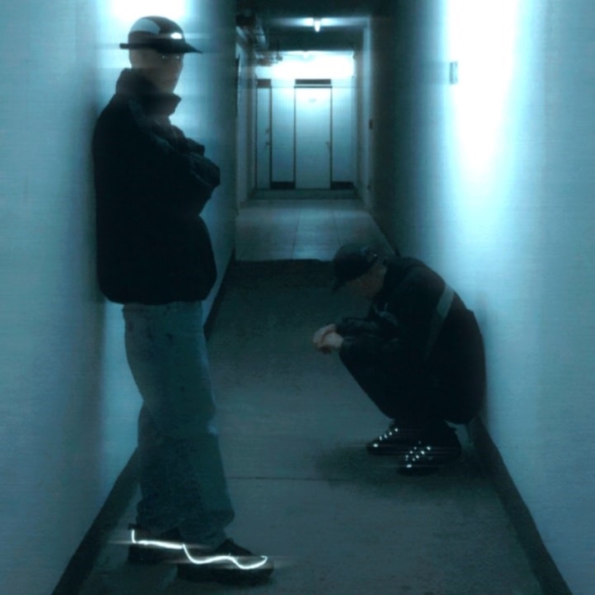 Crisis (feat. Noveroyy & FlakoPodrioo0) - Single by Radjaa album cover