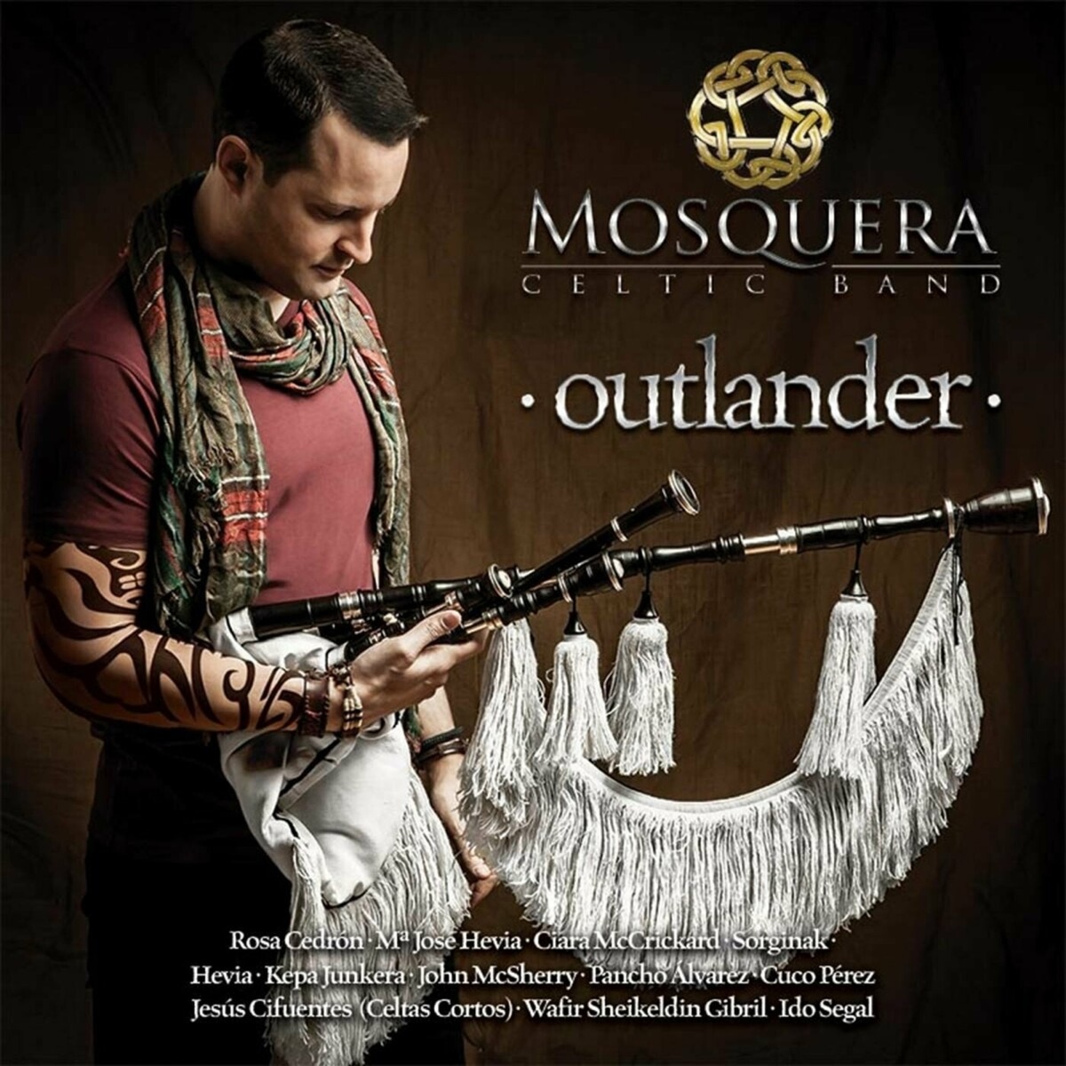 Outlander (feat. Rosa Cedrón, Pancho Álvarez, Cuco Pérez, John McSherry, Ciara McCrickard, Ido Segal, Wafir Sheikeldin, María José Hevia, Jesús Cifuentes, José Ángel Hevia, Kepa Junkera & Sorginak) by Mosquera Celtic Band album cover