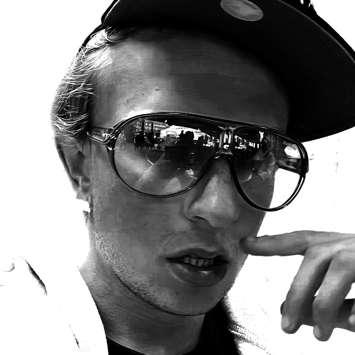 RELAJADO (feat. salty3r & 5005) - Single by Luka Simons album cover