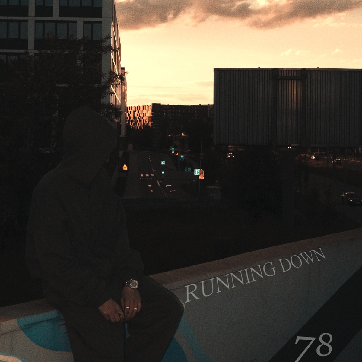 RUNNING DOWN - Single by Fency album cover