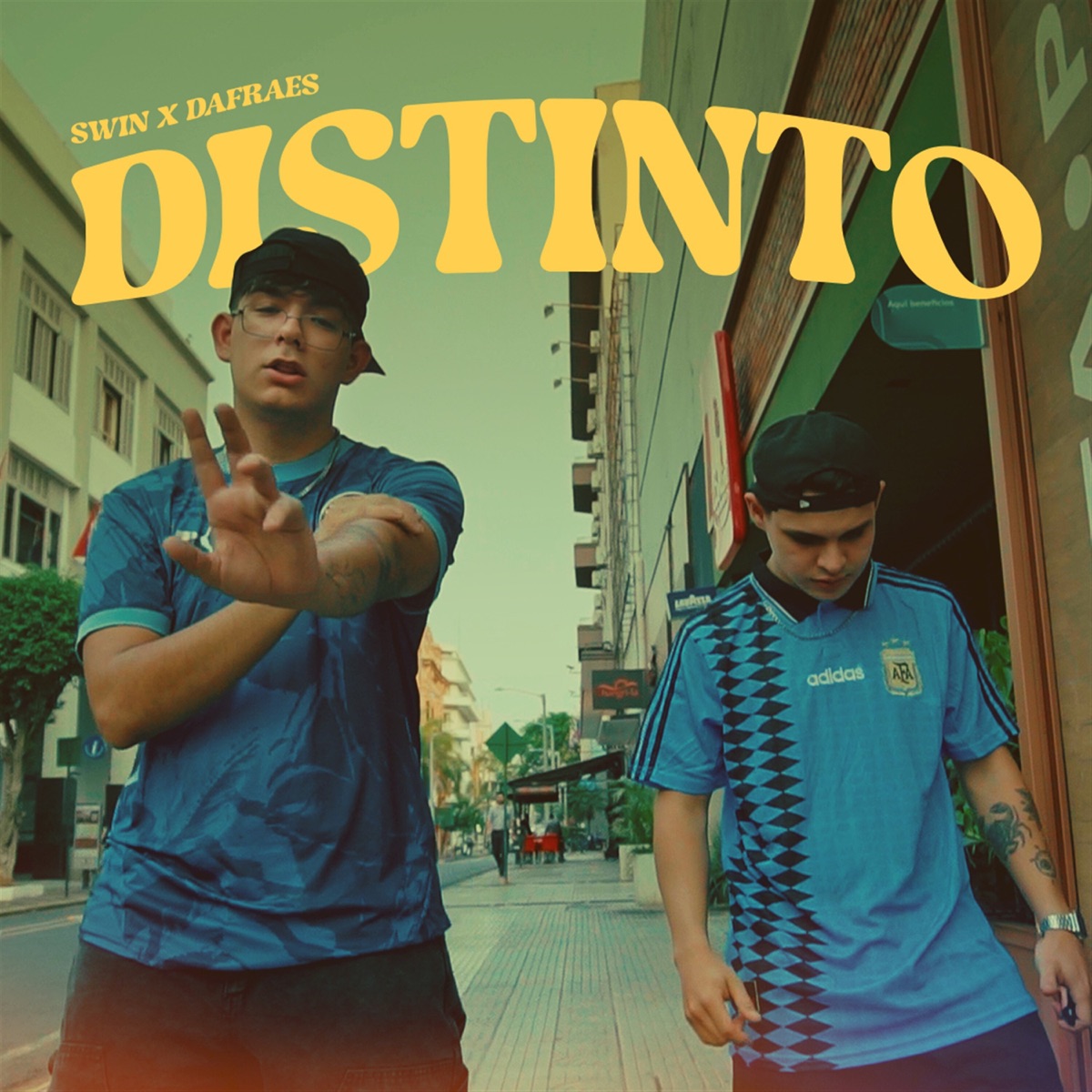 Distinto - Single by DAFRAES & Swin album cover