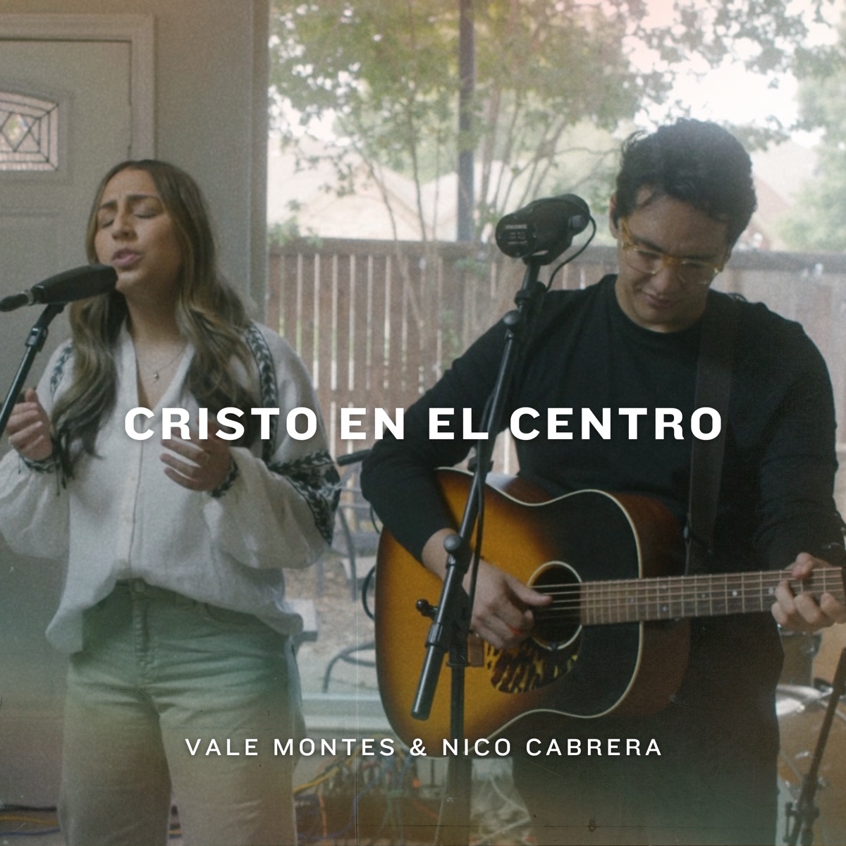 Cristo en el Centro (feat. Nico Cabrera) - Single by Vale Montes album cover