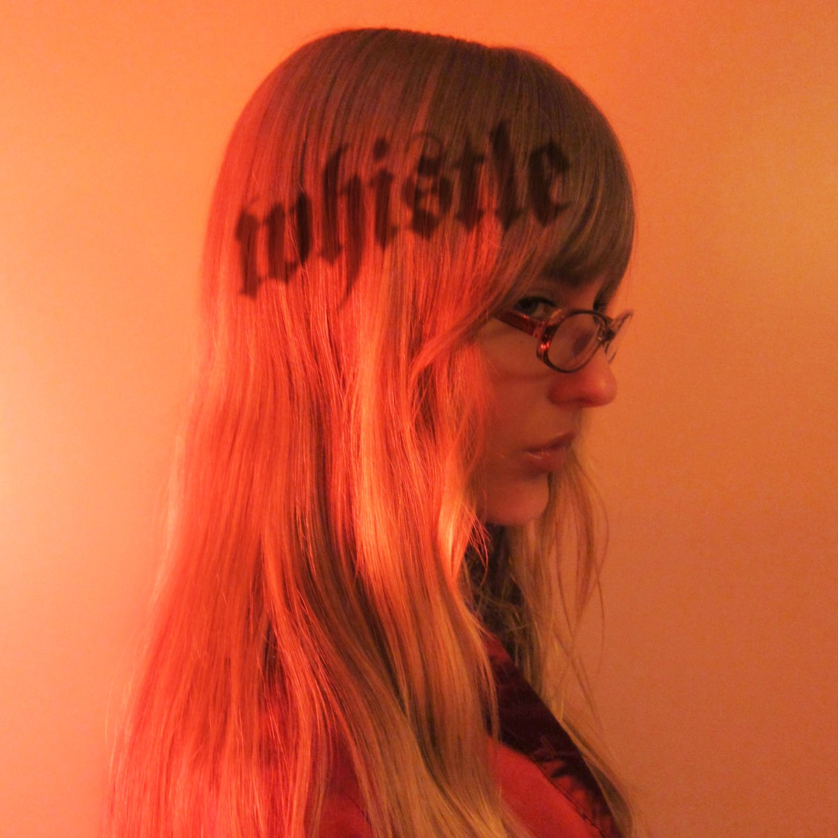 WHISTLE - Single by Victoria album cover