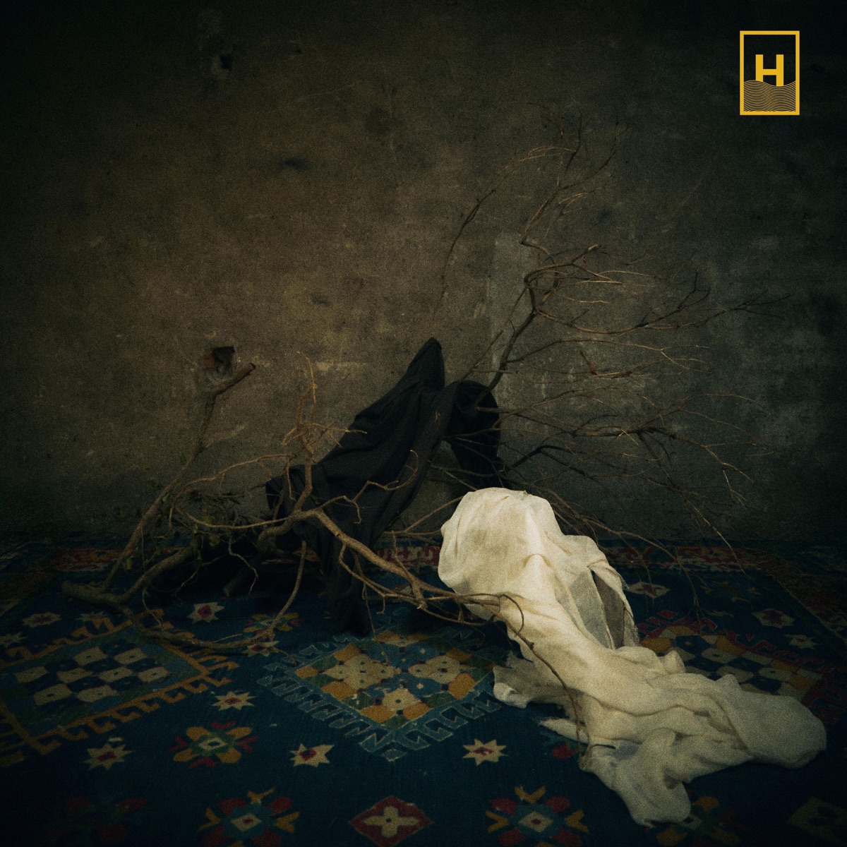 Beyond the garden (feat. Simone Daclon, Carlo Bavetta & Pasquale Fiore) - Single by Alfonsina album cover