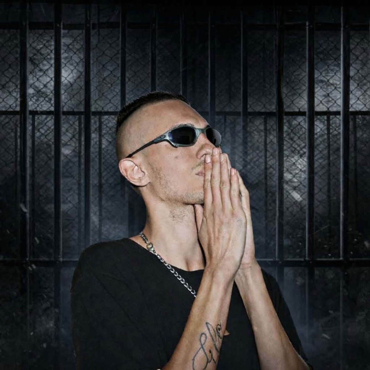 Manicômio Do Sistema - Single by mc k Nela album cover