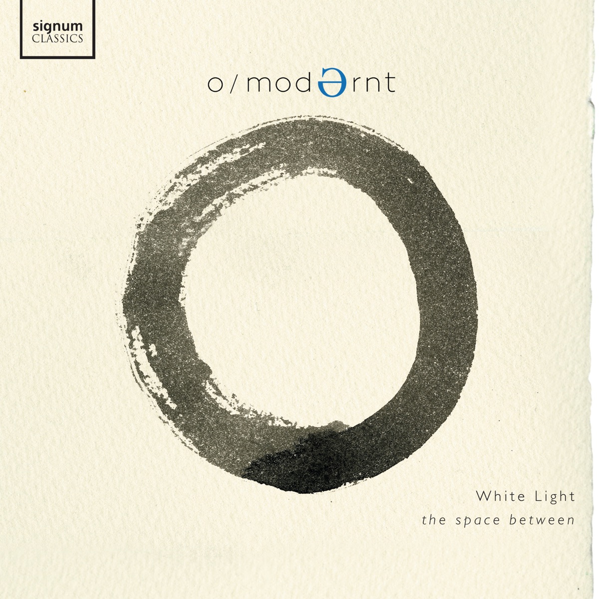 White Light: The Space Between by O/Modernt Chamber Orchestra & Hugo Ticciati album cover